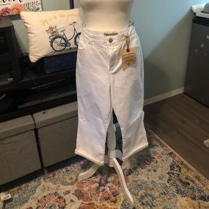 NWT - Democracy White Denim Crop Sz 14P
